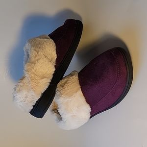 Dearfoams Bedroom shoes, purple with faux fur lining, size M